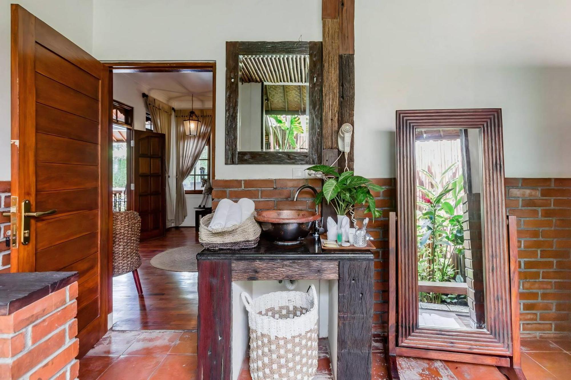 Oberoi Luxury - In Heart Villa *